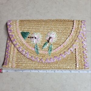 Nwot vintage Handcrafted Straw Clutch with Floral Embroidery and sequins